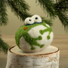 Frog Ornament | Garden Pond Nature Decor & Unique Gift (min. order qty 6 required)